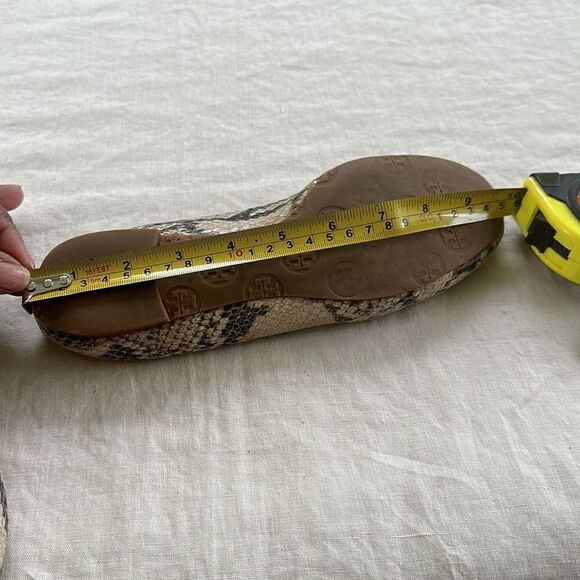 Tory Burch Reva Snake-Print Ballerina Flat,  Roccia 6.5 - Picture 8 of 9
